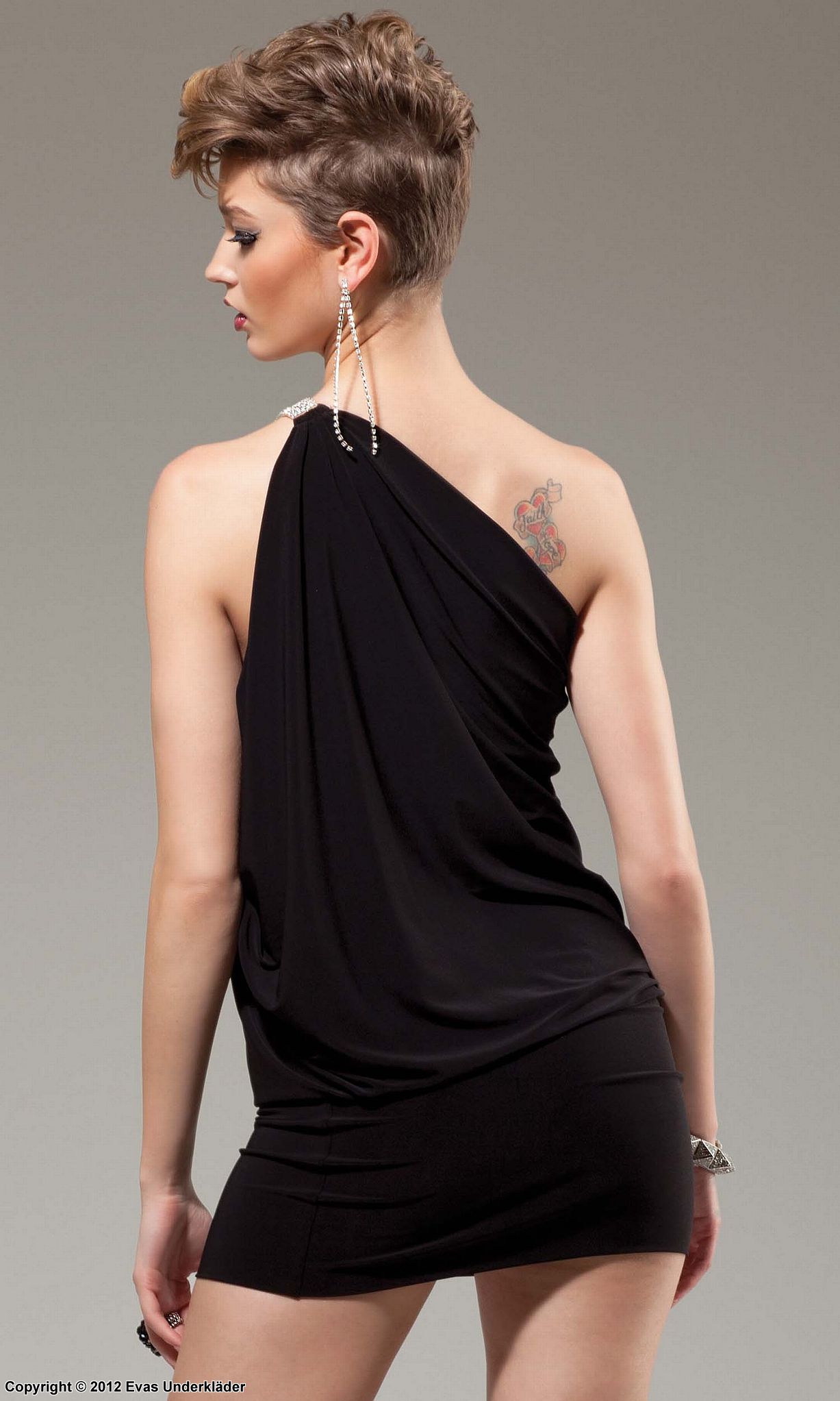 Draperad klänning med strassband, svart